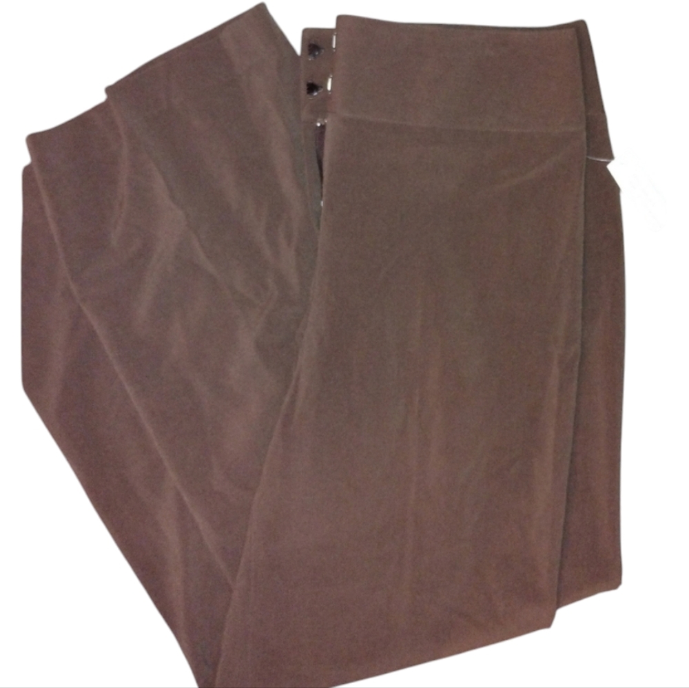 Larry Levine NWT stretch brown pants, trousers with buckle detail size 14